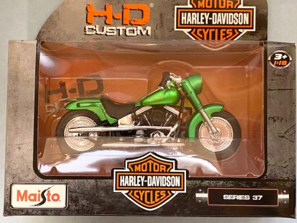 31360 37 2 - 2000 HARLEY DAVIDSON FLSTF STREET STALKER - GREEN - MOTORCYCLE 1:18 SCALE
