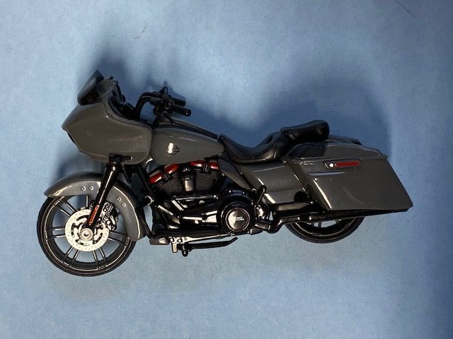 ZXPP Diecast Model Car 1:18 for CVO Road Glide Die Cast Vehicles Collectible Hobbies Motorcycle Model Toys