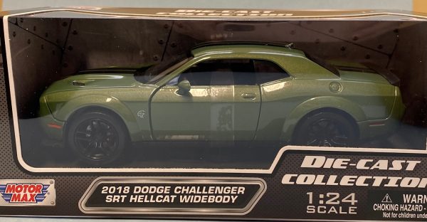 79350gr - 2018 DODGE CHALLENGER SRT HELLCAT WIDEBODY IN MILITARY GREEN WITH DUAL GUNMETAL CENTER STRIPES