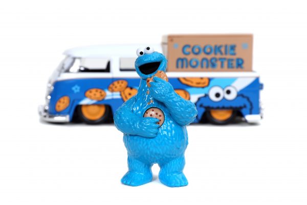 31751 1.24 hwr 1963 vw bus truck cookie monster w sound 3 scaled - HOLLYWOOD RIDES - 1963 VW BUS TRUCK & COOKIE MONSTER W/SOUND