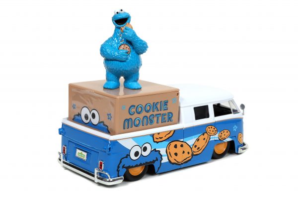 31751 1.24 hwr 1963 vw bus truck cookie monster w sound 6 scaled - HOLLYWOOD RIDES - 1963 VW BUS TRUCK & COOKIE MONSTER W/SOUND