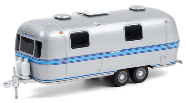 34100 a - 1971 Airstream Double-Axle Land Yacht Safari - Silver with Blue Stripe