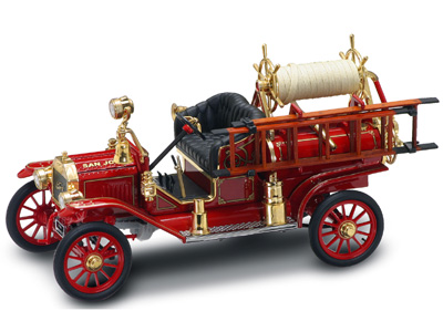 20038 red - 1914 FORD MODEL T FIRE ENGINE IN 1:18 SCALE