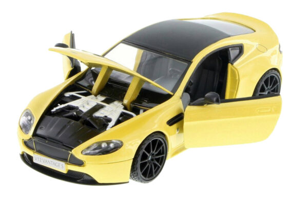 79322y 1 - ASTON MARTIN V12 VANTAGE S - YELLOW IN 1:24 SCALE BY MOTORMAX
