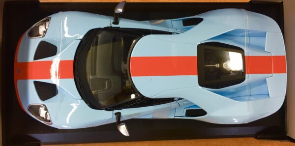 31384blor 3 - 2019 FORD GT - BABY BLUE/ORANGE (GULF COLORS) IN 1:18 SCALE BY MAISTO