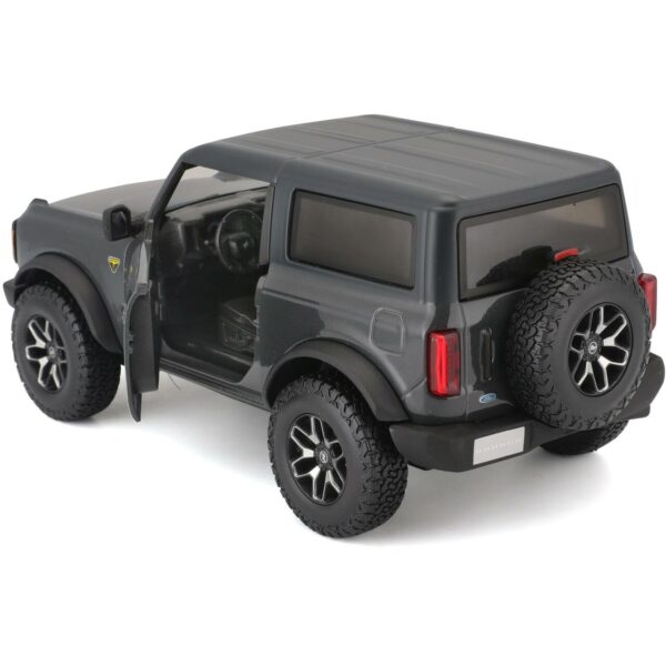 31530 1 - 2021 FORD BRONCO BADLANDS - 2 DOOR IN 1:24 SCALE BY MAISTO