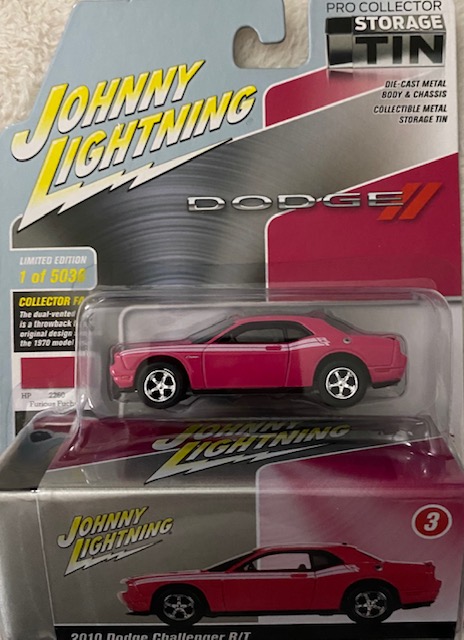 img 3204 - 2010 Dodge Challenger R/T - Furious Fushsia - comes with Pro Collector Storage Tin