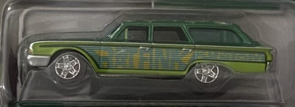 img 3208 - 1960 Ford Country Squire - Rat Fink Custom Green - comes with Pro Collector Storage Tin