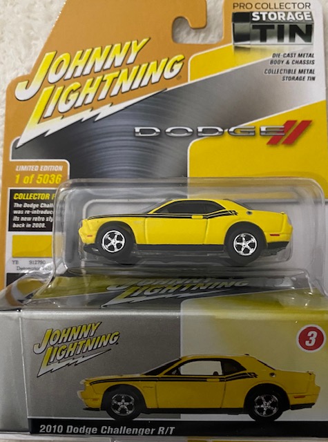img 3210 2 - 2010 Dodge Challenger R/T - Detanator Yellow - comes with Pro Collector Storage Tin