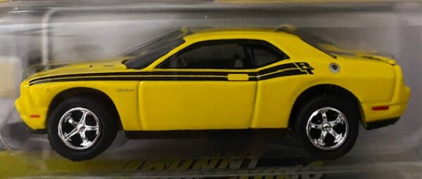 img 3211 1 - 2010 Dodge Challenger R/T - Detanator Yellow - comes with Pro Collector Storage Tin