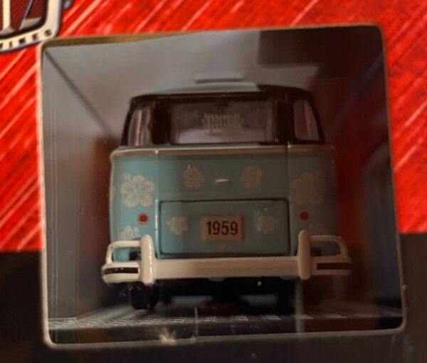 img 3616 - 1959 VW Microbus Deluxe U.S.A. Model – Blue "Aloha"