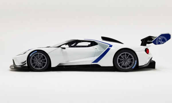 us040b - 2020 Ford GT MKII White with Blue Stripes 1/18 Model Car by GT Spirit for ACME