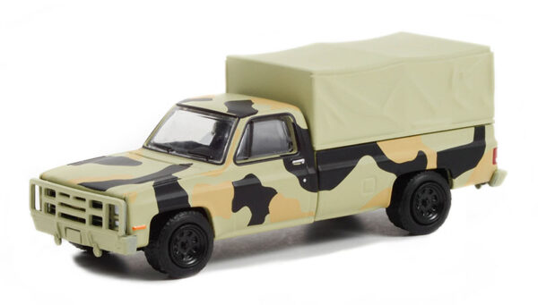 61010 e - 1984 Chevrolet Pick Up Truck M1008 CUCV in Camouflage with Cargo Cover