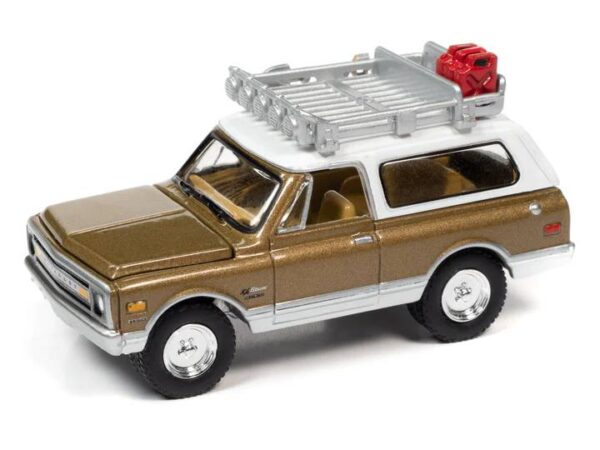 jlsp220a1 - 1969 Chevrolet Blazer-Saddle Poly w/White Roof 2004 Hummer H2-Brown Camo Wrap (Off-Road )