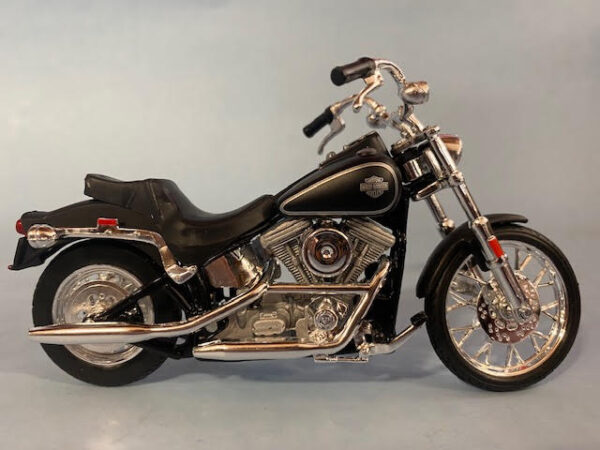 31360 41 3 - 1984 HARLEY DAVIDSON FXST SOFTAIL MOTORCYCLE - MATT BLACK