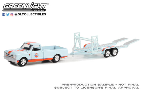 32270 a - Gulf Oil - 1968 Chevrolet C-10 Shortbed Pickup and Tandem Car Trailer