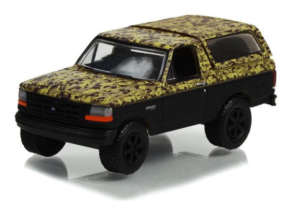 35250c - 1996 Ford Bronco (Lifted) in Custom Matte Black and Camouflage