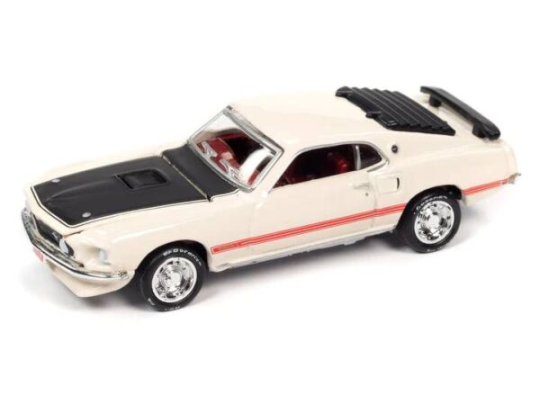 rc013 5 - 1969 Ford Mustang Mach 1 in Wimbledon White - RACING CHAMPIONS