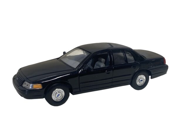 22082blk - 1999 FORD CROWN VICTORIA - 1:27 SCALE BY WELLY - NO BOX - BLACK