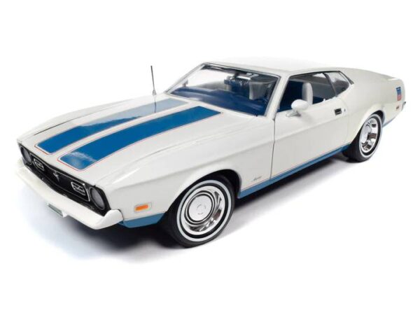 amm1286 - 1972 FORD MUSTANG FASTBACK (CLASS OF 1972)- AMERICAN MUSCLE