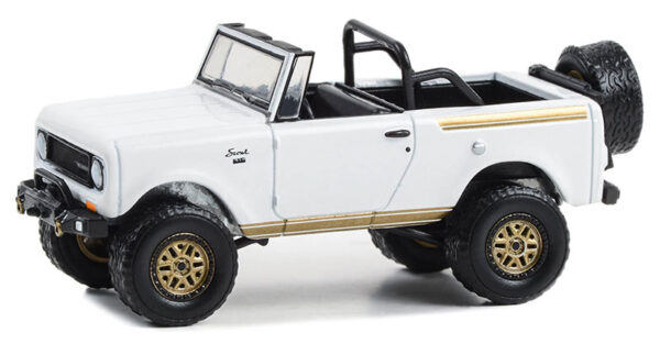 35270b - 1970 Harvester Scout Lifted with Off-Road Parts in White and Gold