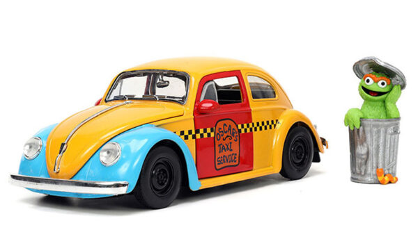 32801 - Oscar's Taxi Service - 1959 Volkswagen Beetle with Oscar the Grouch Diecast Figure