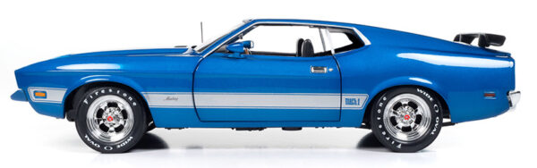 1323b - 1973 Ford Mustang Mach I in Blue Glow