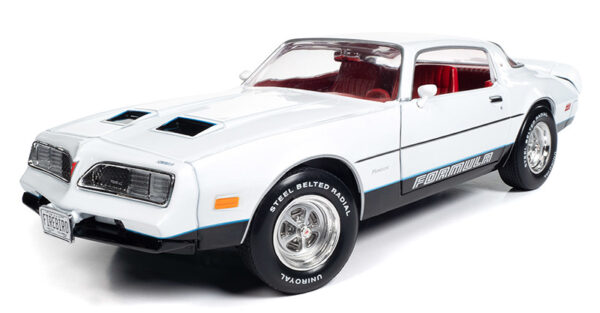 1318 - 1977 Pontiac Firebird Formula - Cameo White