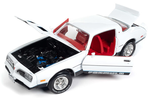 1318d - 1977 Pontiac Firebird Formula - Cameo White