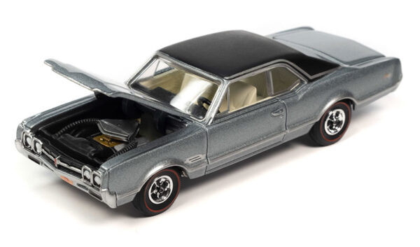 awsp132 b - 1966 Oldsmobile 442 in Silver Mist Poly with Flat Black Roof