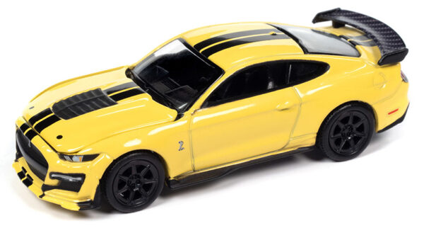 awsp136a - 2021 Ford Mustang Shelby GT500 Carbon Edition Track in Grabber Yellow with Twin Upper Black Stripes