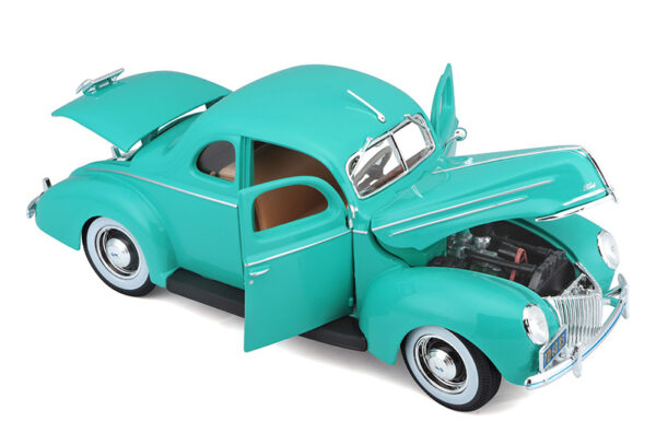 31180gr6 - 1939 Ford Deluxe Coupe in Mint Green