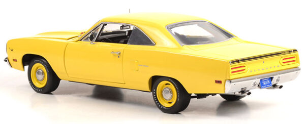 v3 18971 - 1970 Plymouth Road Runner in Lemon Twist with Black Interior