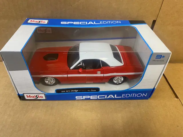 1970 Dodge Challenger R/T 1/24レッド絶版品 1970 Dodge Challenger R/T Coupe Red 1:24 Scale Car | eBay